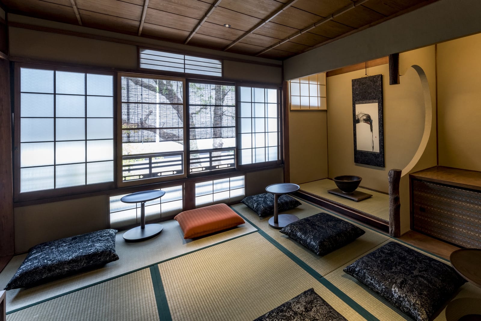 京都二寧坂ヤサカ茶屋店 ─ 築100年超の伝統的町家、畳席でコーヒーを楽しめる（出典: スターバックス コーヒー ジャパン公式）