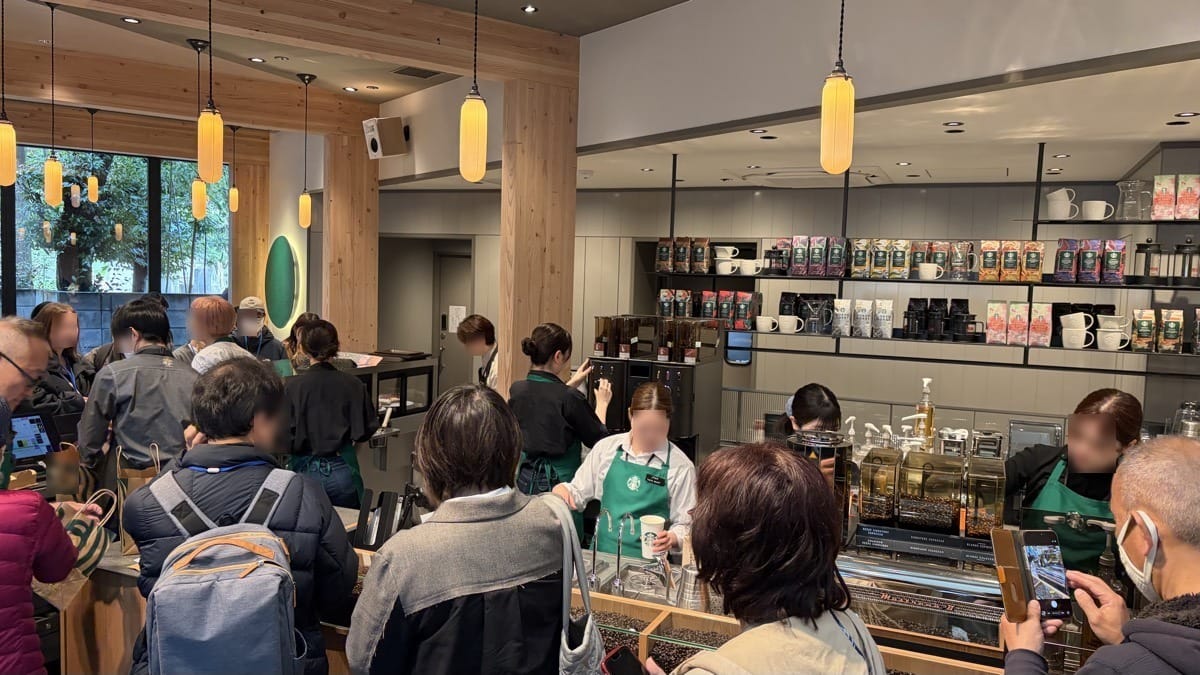 クローバー バーティカ。1杯ずつ豆を挽いて抽出するブリューイングマシン